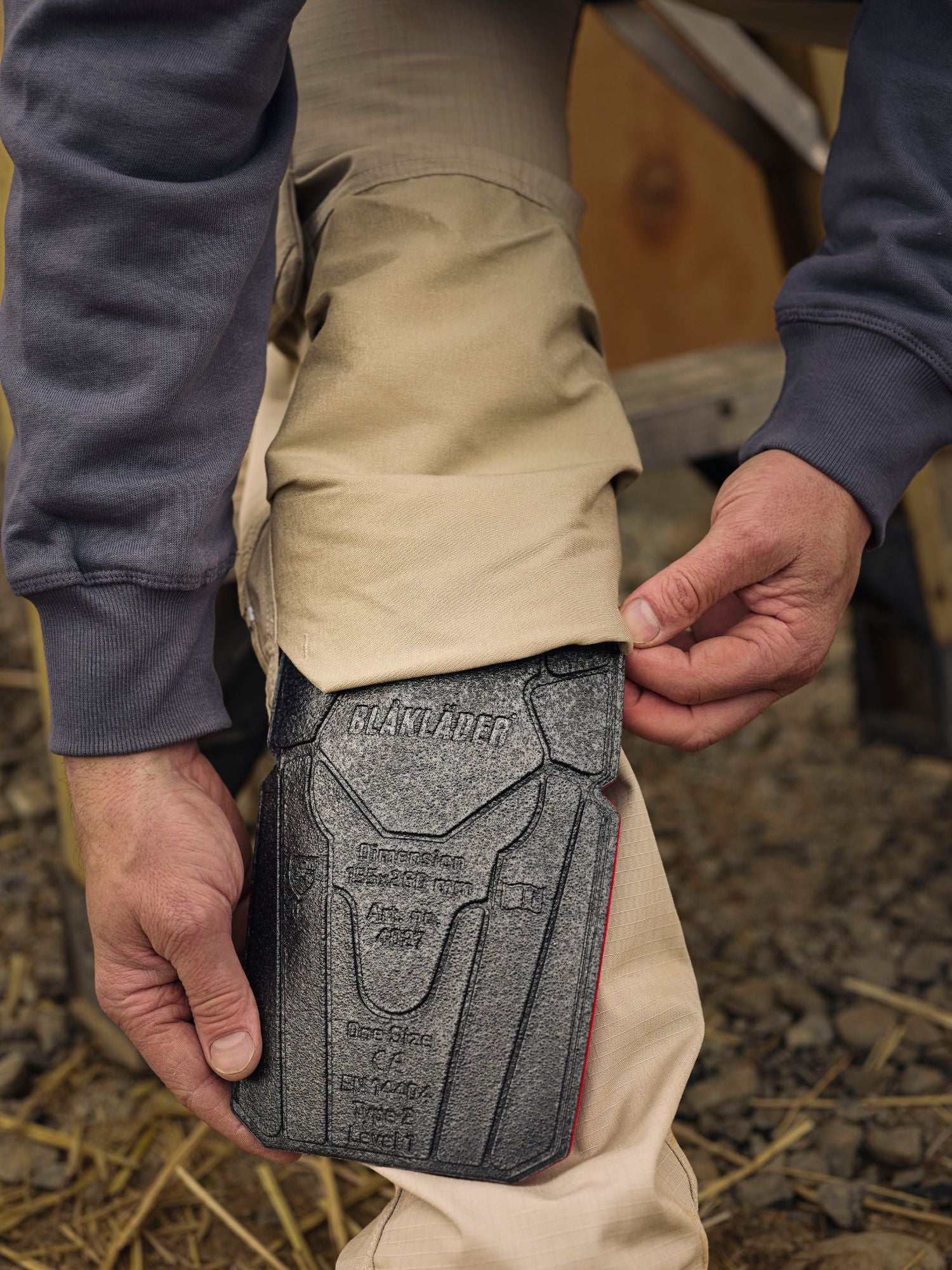 blaklader-kneepads-genouill-res-renforc-es-noir-rouge-paire image 2
